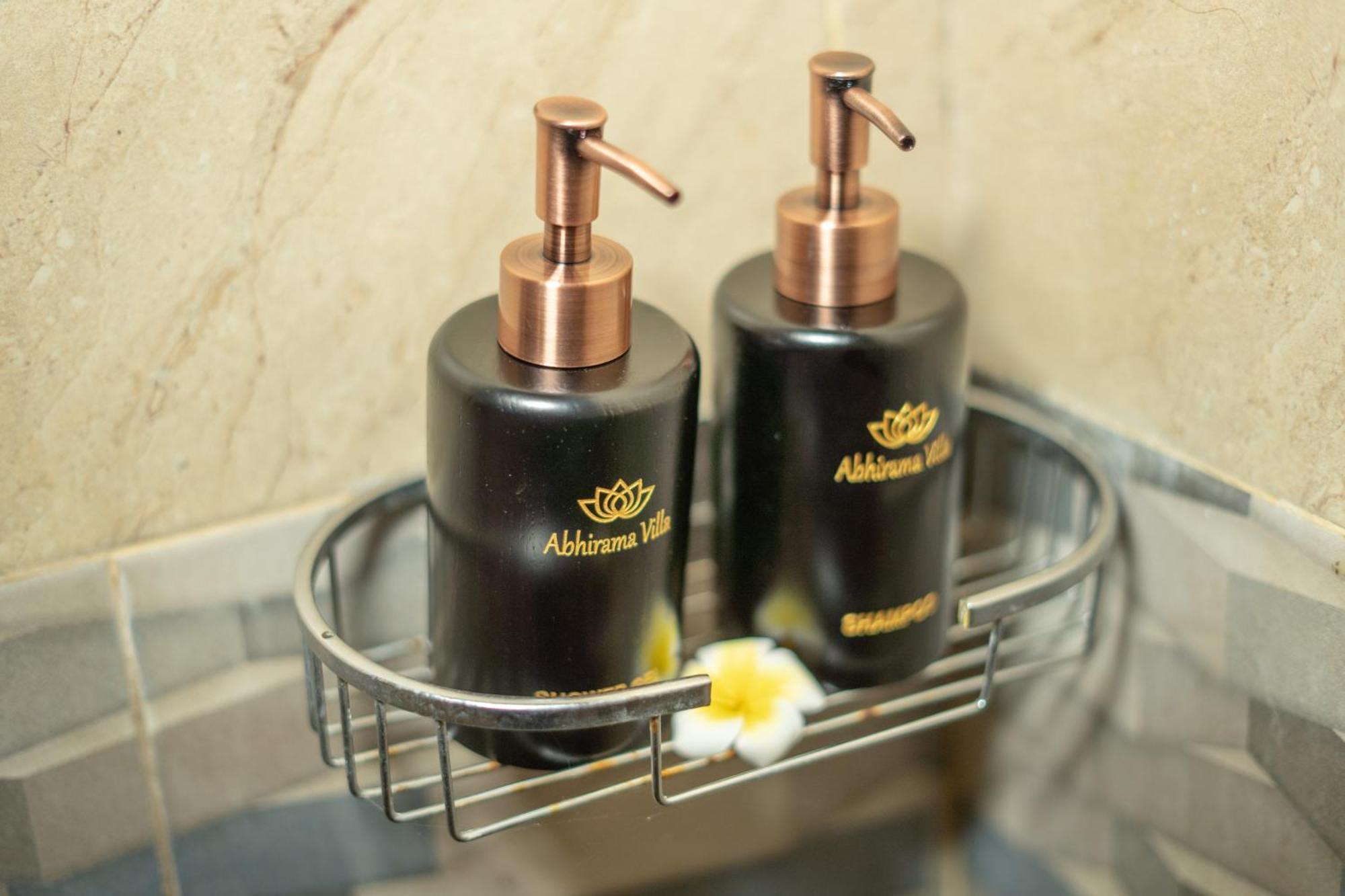 Abhirama Villas And Spa 乌布 外观 照片